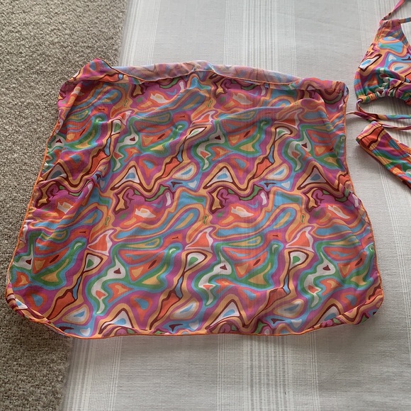 Printed 4 piece Bikini Set (Top, Bottom, Coverup, and Bandana) - Picture 3 of 3